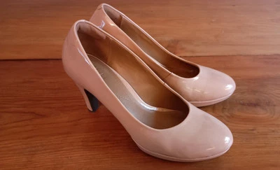 Zapatos de salón Clarks Brier Dolly suave cojín charol desnudo plataforma 3" tacón 9M.  Foto 1 de 4