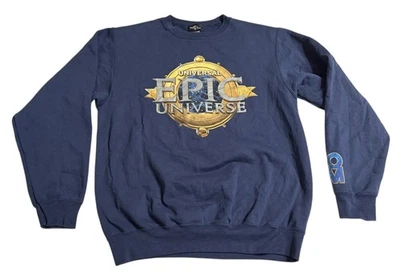 Толстовка с круглым вырезом член команды Universal Studios Epic Universe UOTM для взрослых MD - Изображение 1 из 4