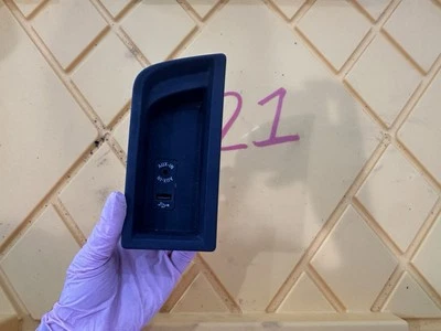 BMW 320I 2013-2018 consola central puerto auxiliar USB cubierta panel OEM Foto 1 de 4