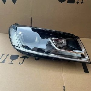 VW Volkswagen Touareg Right HID Xenon Headlight 2015-2018 - Picture 1 of 9