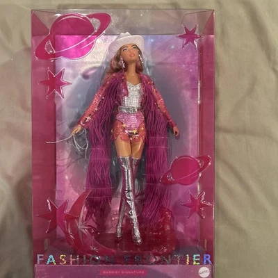 Muñeca Barbie Fashion Frontier NRFB AGOTADA HRM92 Foto 1 de 4