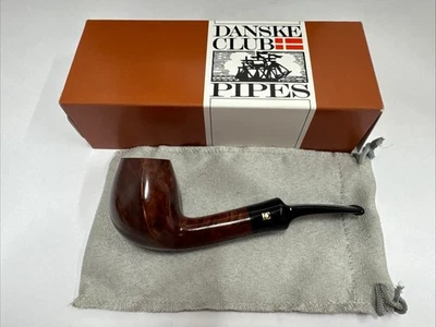 Pipa de tabaco Stanwell Danske Club marrón pulido 403 doblada lisa brezo - nueva Foto 1 de 4
