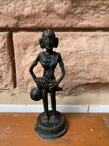 Arte Dhokra de latón artesanal | Estatuillas de hombre tribal para decoración del hogar | Decorativas - Imagen 1 de 18