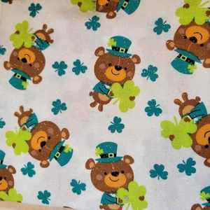 Cotton Fabric St Patricks Day Bears Shamrocks Glitter 32x43" Joann Leprechaun - Picture 1 of 11