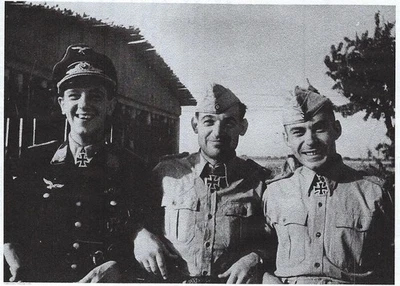 WW2 LUFTWAFFE FIGHTER AS OBERSTLT.HEINRICH BAER KNIGHTS CRUZ OL ESPADAS HOFF.WAR Foto 1 de 3