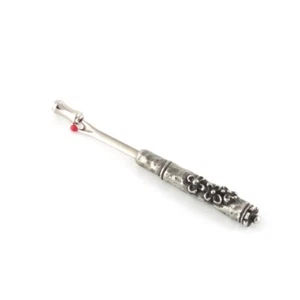 Antique Reproduction Floral Stitch Remover - Picture 1 of 2