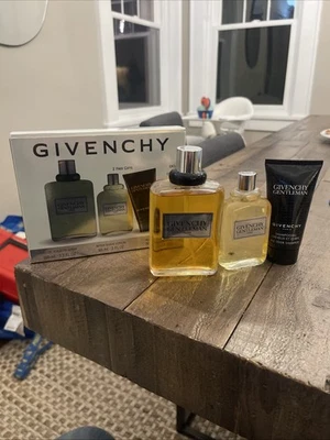 VINTAGE Givenchy GENTLEMAN Trio Box Set Eau De Toilette, After Shave, Shampoo - Image 1 of 4