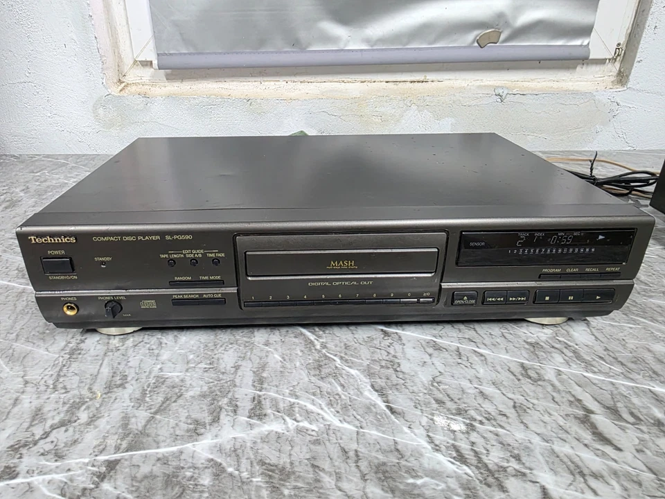 Technics Mash SL-PG590 High-End CD Player  Toslink - Compact Disc Player - Bild 1 von 4