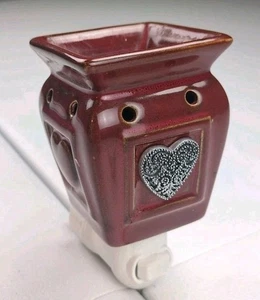 Scentsy Wax Warmer Nightlight Heartfelt Retired Plug In Hearts Red Tested Used - Picture 1 of 8
