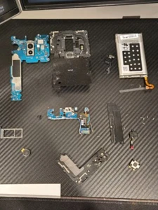 PARTS ONLY everything works and its a unlocked bootloader phone - Picture 1 of 1