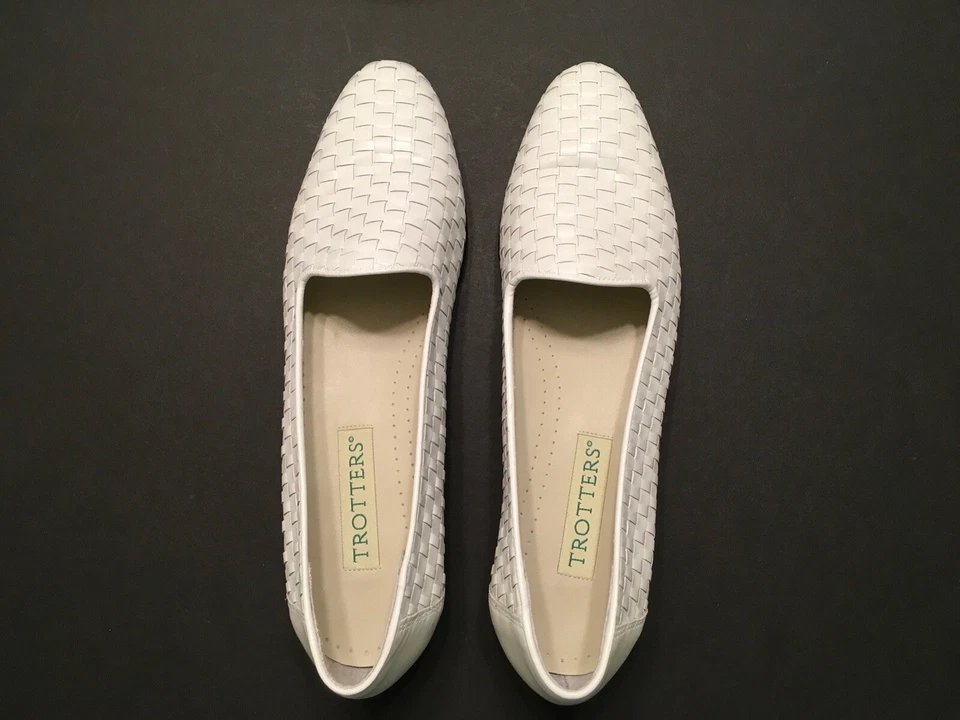 Ladies White Trotters Calf Skin Woven Loafers sz 10 S style Liz - Image 1 of 4