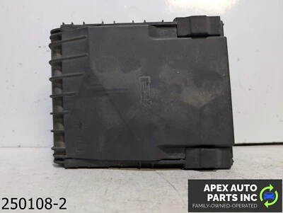 Módulo de control de carrocería OEM 2006-2010 Volkswagen Passat 3,6 L caja de relé de fusibles BCM Foto 1 de 4