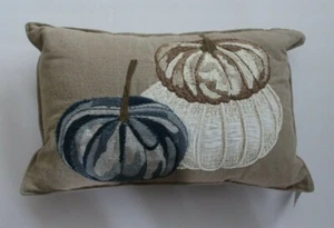  Almohada de desayuno de calabaza bordada colección festiva de otoño Southern Living  - Imagen 1 de 3