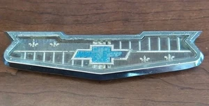 1956 - 1958 Chevy Bel Air/ Nomad V8 HOOD Emblem Chrome Assembly - Bild 1 von 6