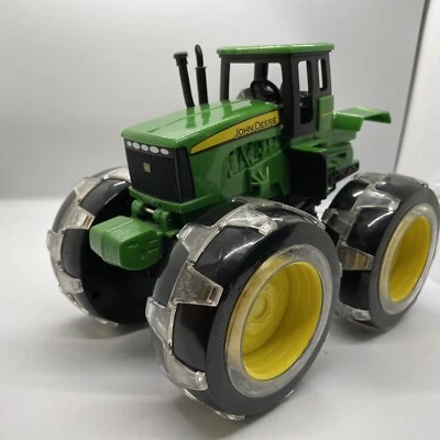 John Deere Toy Tractor with Huge 4X4 Wheels by ERTL & Tomy M Lights Not Working - Image 1 of 4