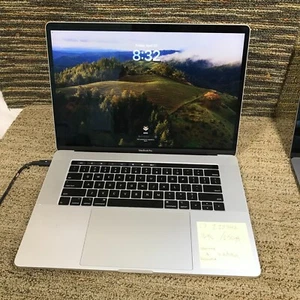 Apple Macbook Pro Touch 15" i7 2,2 GHz 16 GB RAM 256 GB SSD A1990 MR932LL/A - Foto 1 di 8