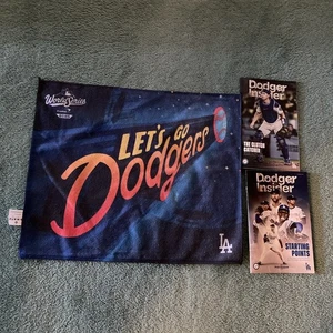 2025 Los Angeles Dodgers World Series Game 3 Rally Towel With Insider Magazines - Picture 1 of 1
