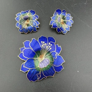 Vintage Cloisonne Emaille blau grün Hibiskus Blume goldfarben Brosche & Ohrringe - Bild 1 von 15