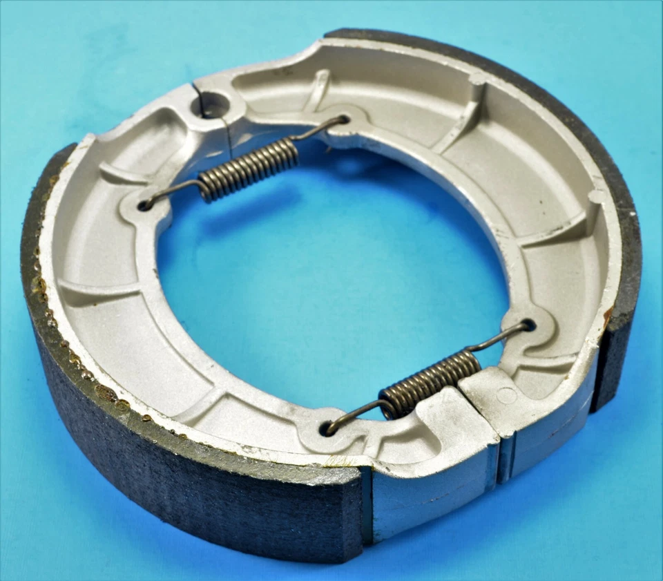 Zapatas de freno traseras adheridas para Yamaha XVS650 V-Star 650 personalizadas 2004-2015 Foto 1 de 1