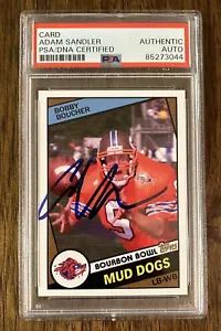 Carta lastrata firmata Adam Sandler ""The Waterboy"" PSA/DNA Bobby Boucher PROVA RARA - Foto 1 di 3
