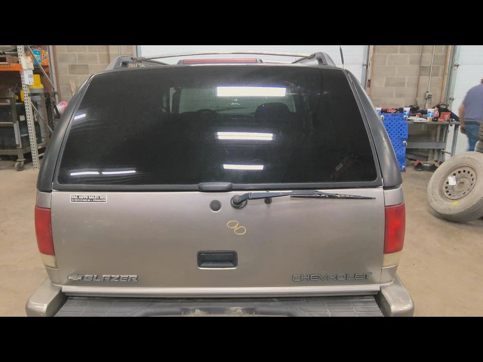 Used Deck Lid fits: 2001 Chevrolet Blazer s10/jimmy s15 liftgate Grade A Foto 1 de 4