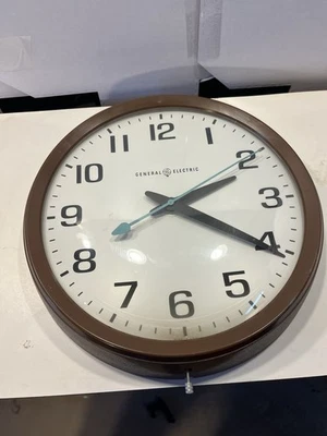 RELOJ de pared de colección General Electric SCHOOL modelo 2012 EE. UU. funciona cara de vidrio Foto 1 de 4