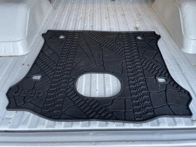 2007-18 Jeep Wrangler JK 4 Door Rear Trunk Cargo Tray Liner With Subwoofer Mopar - Изображение 1 из 2