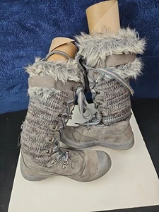 MUK LUKS Gwen hoher Schneestiefel mit Kunstfell gefüttert grau Größe 9 - Bild 1 von 8