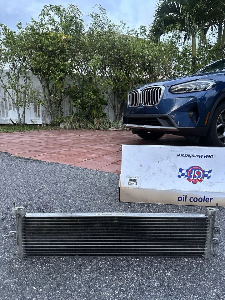 BMW M2/M3/M4 2015-2020 enfriador de aceite F80/F82 pieza OEM 17212284540 Foto 1 de 4