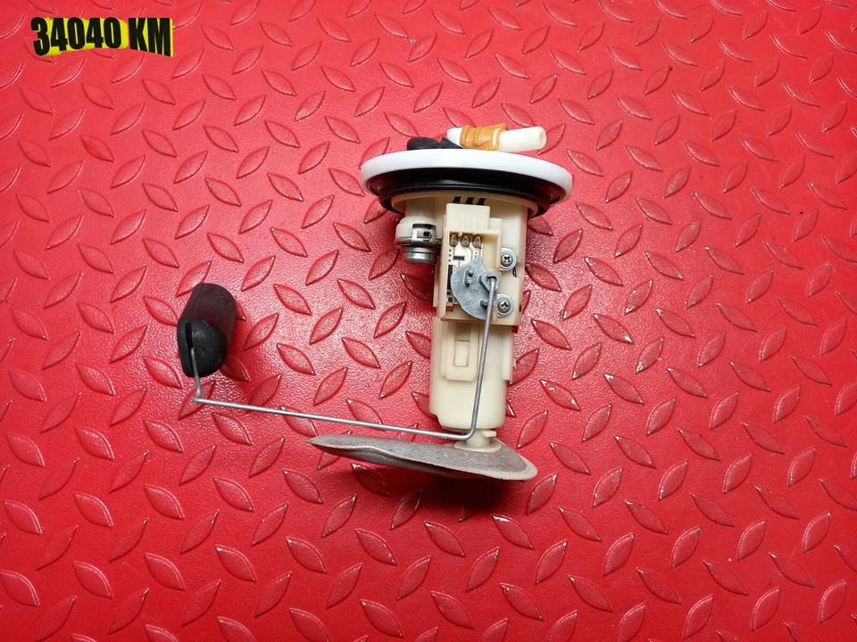 BOMBA COMBUSTIBLE HONDA SH 150i AÑO 2007 2005 2008 SERIE Foto 1 de 1