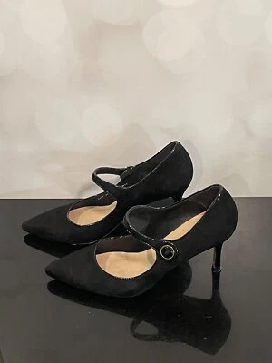 Zapatos de salón L K Bennett de gamuza negra con detalle de botones talla 37 Foto 1 de 4