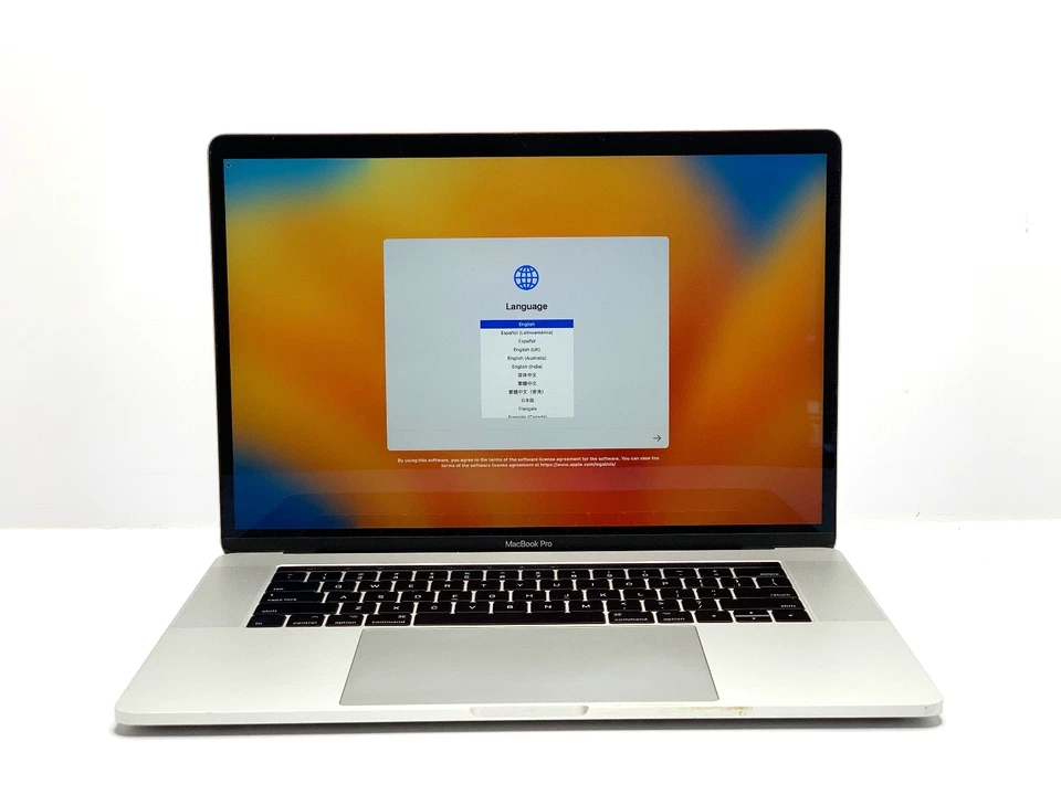 MacBook Pro 15" 2017 | i7-7700HQ | 16GB RAM | 256GB NVMe | 252 周期 | 阅读 — 第 1/4 张图片