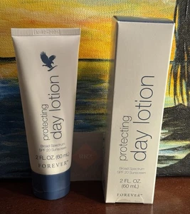 Forever PROTECTING DAY LOTION Broad Spectrum SPF 20 SUNSCREEN - Free Shipping - Picture 1 of 4