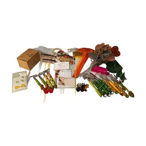 Posten Vintage Blumen Shop Zubehör Picks, Karten auswählen, Miniaturwerkzeuge und mehr - Bild 1 von 22