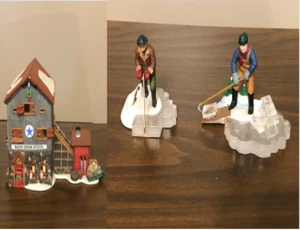 Department 56 Blue Star Ice Co. & Blue Star Eisharvester (2er Set) - Bild 1 von 13