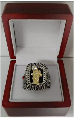 LeBron James - Anillo Campeonato Miami Heat 2012 con caja de exhibición de madera Foto 1 de 4