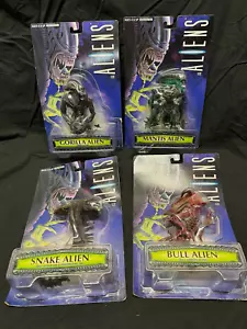 ALIENS 1996 Figure Toro Mantis Serpente Gorilla Kenner NUOVO SIGILLATO - Foto 1 di 10