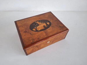 Jugendstil-Schatulle Nussbaumwurzel im Deckel Intarsien um 1900 Originalpatina - Bild 1 von 8