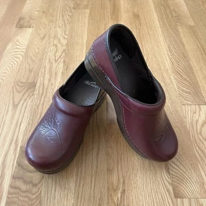 Dansko Professional Floral Embossed Burgundy Leather Clog Size 37 - Picture 1 of 13