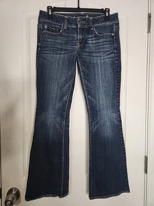 Pantalones de mezclilla para mujer American Eagle tiro bajo ajustados corte bota talla 6 lavado oscuro elásticos - Imagen 1 de 9