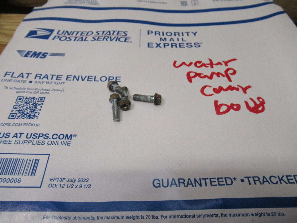 KTM 440 EXC MXC 1995 KTM 440 EXC MXC 1995 BOMBA DE AGUA CUBIERTA PERNOS DE MONTAJE Foto 1 de 1