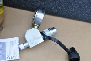 ENERPAC GA45GC Messgerät Adapter Baugruppe 0-10.000 psi, MIT G2535L MESSGERÄT NEU IM KARTON - Bild 1 von 2