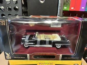 Road Signature 1956 Cadillac Presidential Limousine 1/24th Diecast Model NOS new - Picture 1 of 6