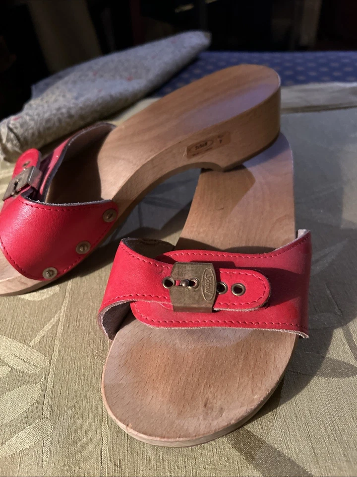Dr Scholls Vtg Red Leather/Wood Sandals Sz 7 Womens Slip On Made In Austria Wear - Image 1 of 4