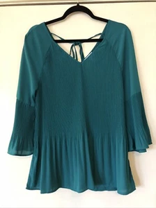 Table Eight Womens Green 3/4 Bell Sleeve Pleated V-neck Blouse - Size 10 - Picture 1 of 6