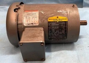 BALDOR RELIANCE MOTOR VM3550T 1.5HP 208-230/460V 3450RPM 3 PHASE - Picture 1 of 9