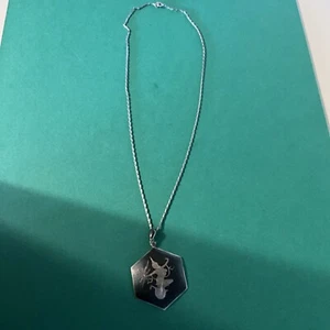 COLGANTE Y CADENA JAPONESA GRABADA EN PLATA DE LEY/NEGRO PARA DAMA - Imagen 1 de 12
