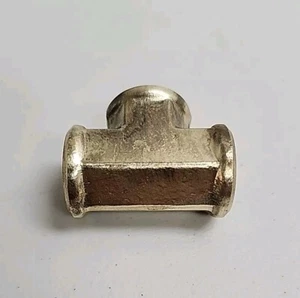 Tee 1/4 inch NPT Female solid Brass Pipe Fitting Fuel, Air, Water , Gas - Picture 1 of 4