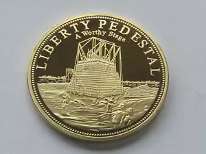 2010 American Mint Statue of Liberty Pedestal Commemorative 24k Au Layered Coin - Picture 1 of 9