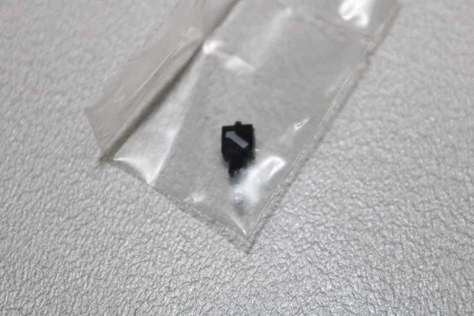 Minitrix 66741 Soft Lantern Left N Gauge - Image 1 of 1